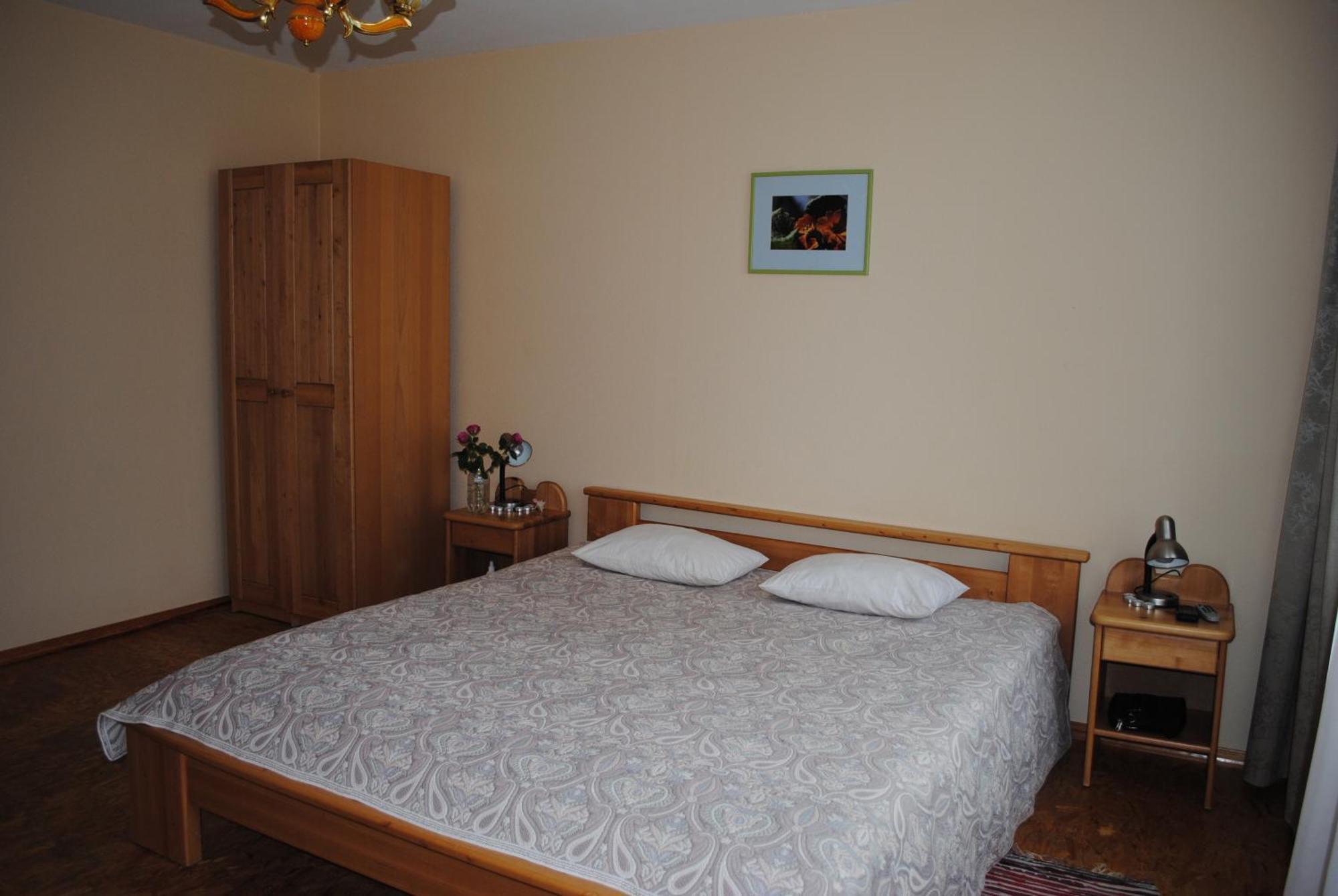 Meteorits Hotel Smiltene Kültér fotó